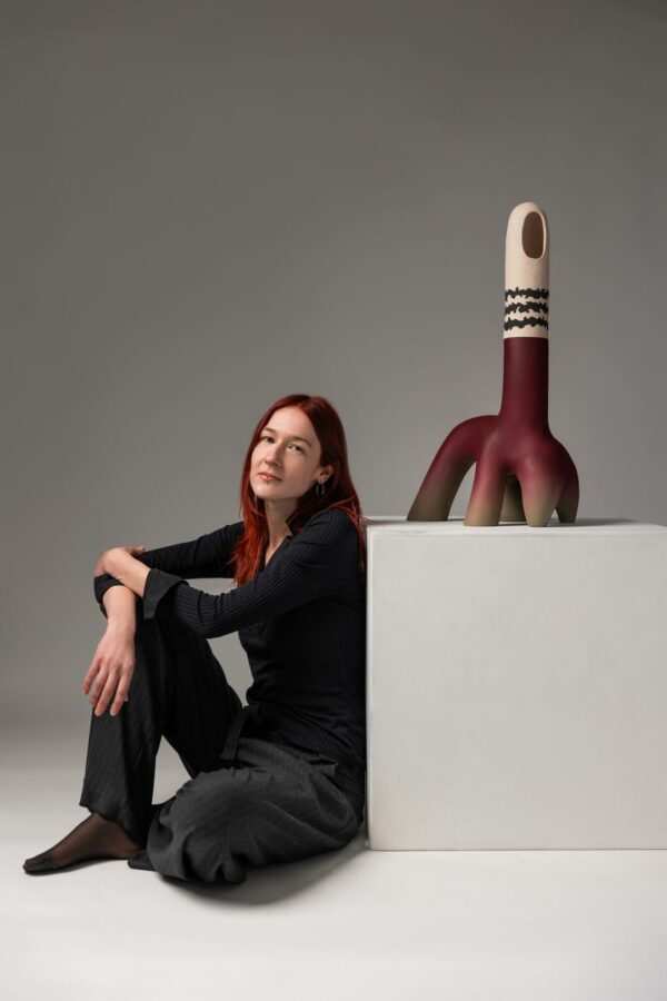 Ceramiczna lampa podłogowa w kolorze figi