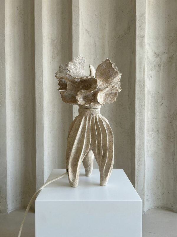 Ceramiczna lampa stołowa artystyczna piaskowa beżowa