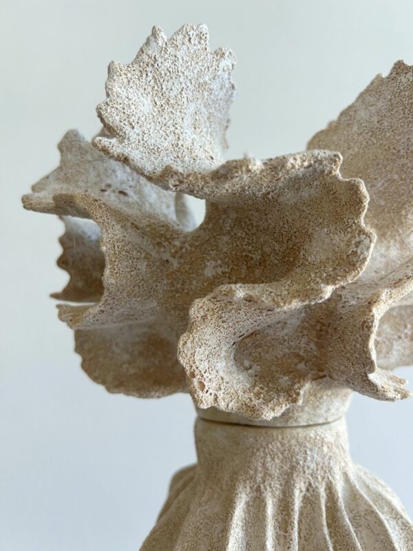 Ceramiczna lampa stołowa artystyczna piaskowa beżowa