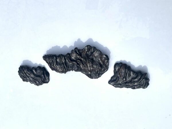 Ceramiczna instalacja naścienna skała brązowa